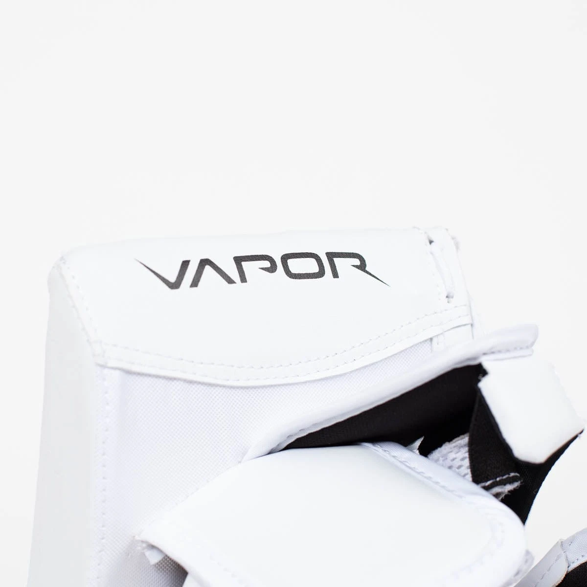 Bauer Vapor X2.7 Junior Goalie Blocker 6 Bauer Vapor X2.7 Junior Goalie Blocker - Image 4