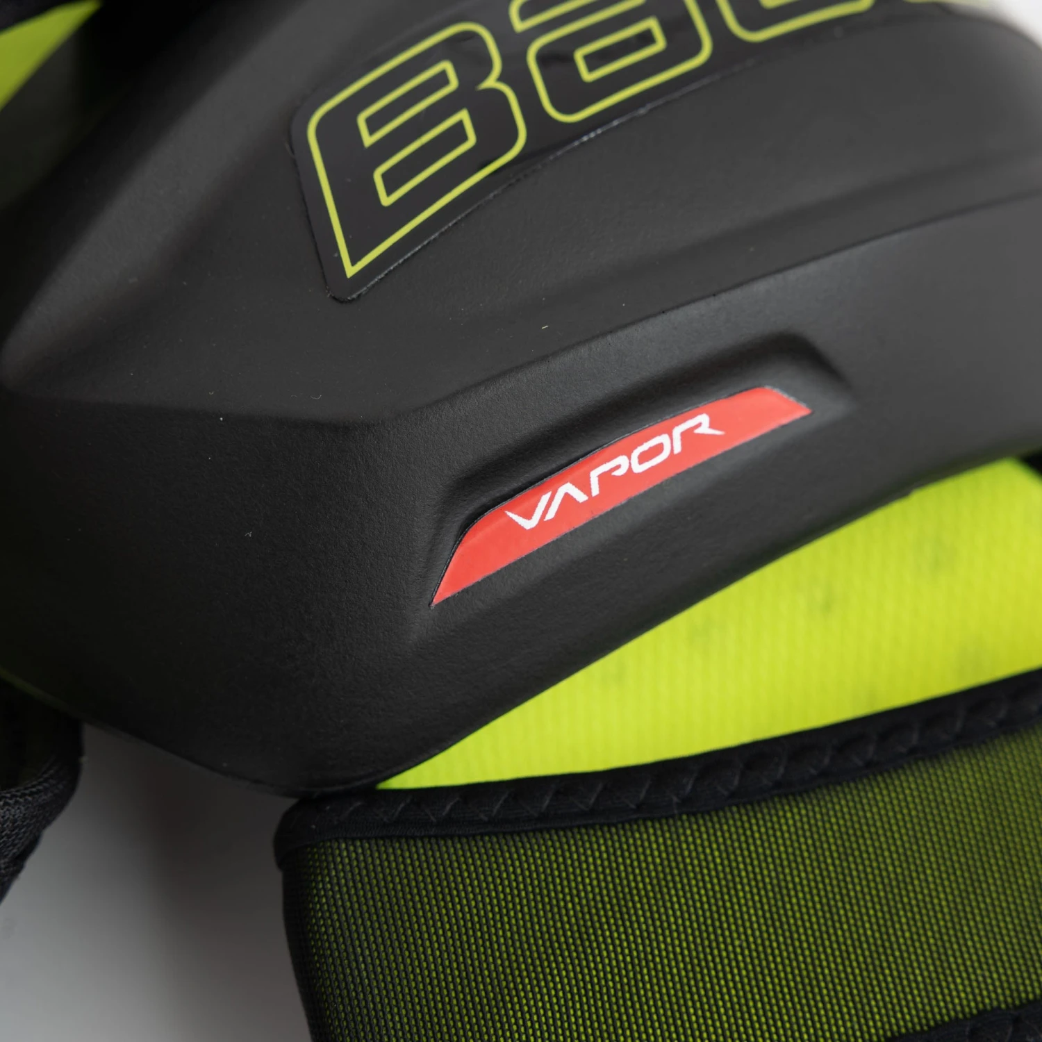 Bauer Vapor Hyperlite Junior Hockey Shoulder Pads 20 Bauer Vapor Hyperlite Junior Hockey Shoulder Pads - Image 19