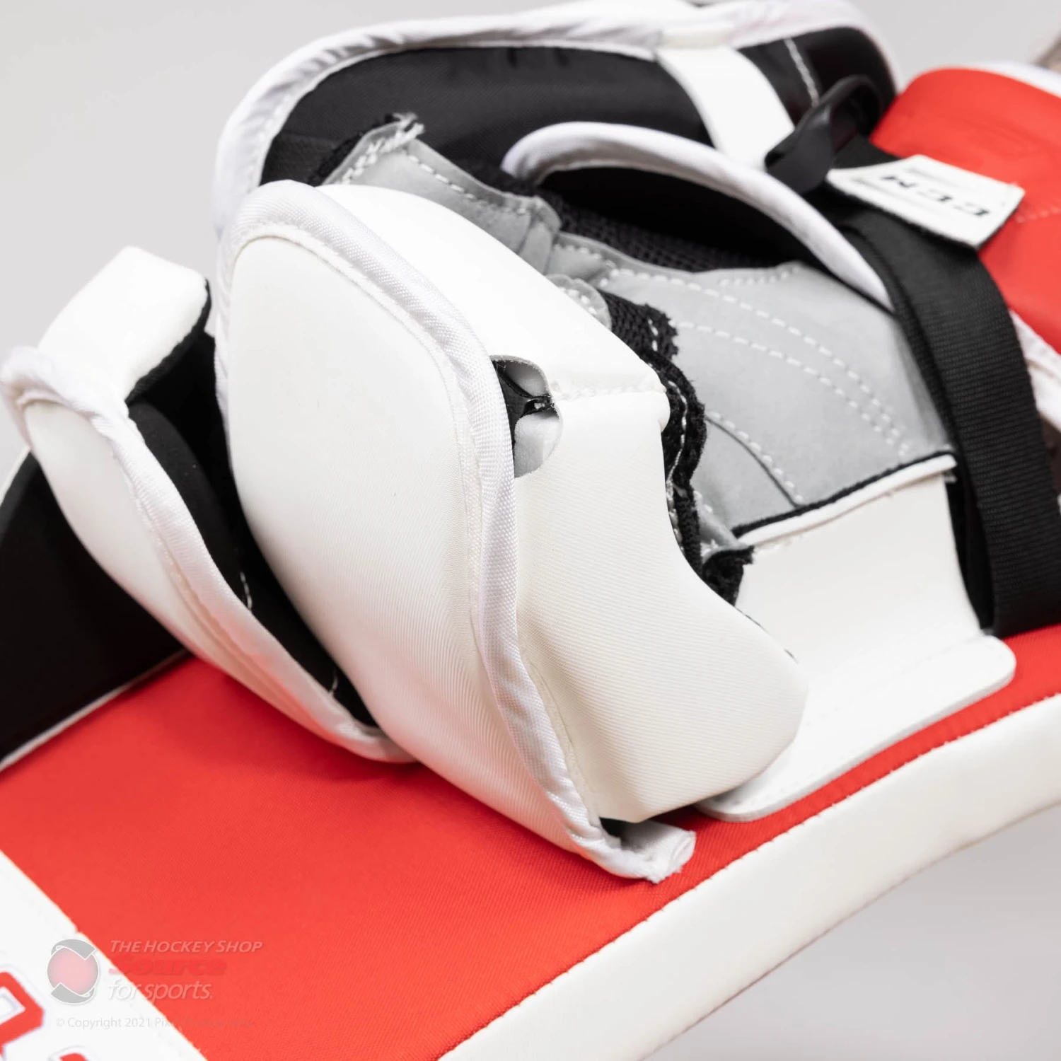 CCM Extreme Flex 5 Senior Goalie Blocker 12 CCM Extreme Flex 5 Senior Goalie Blocker - Image 10