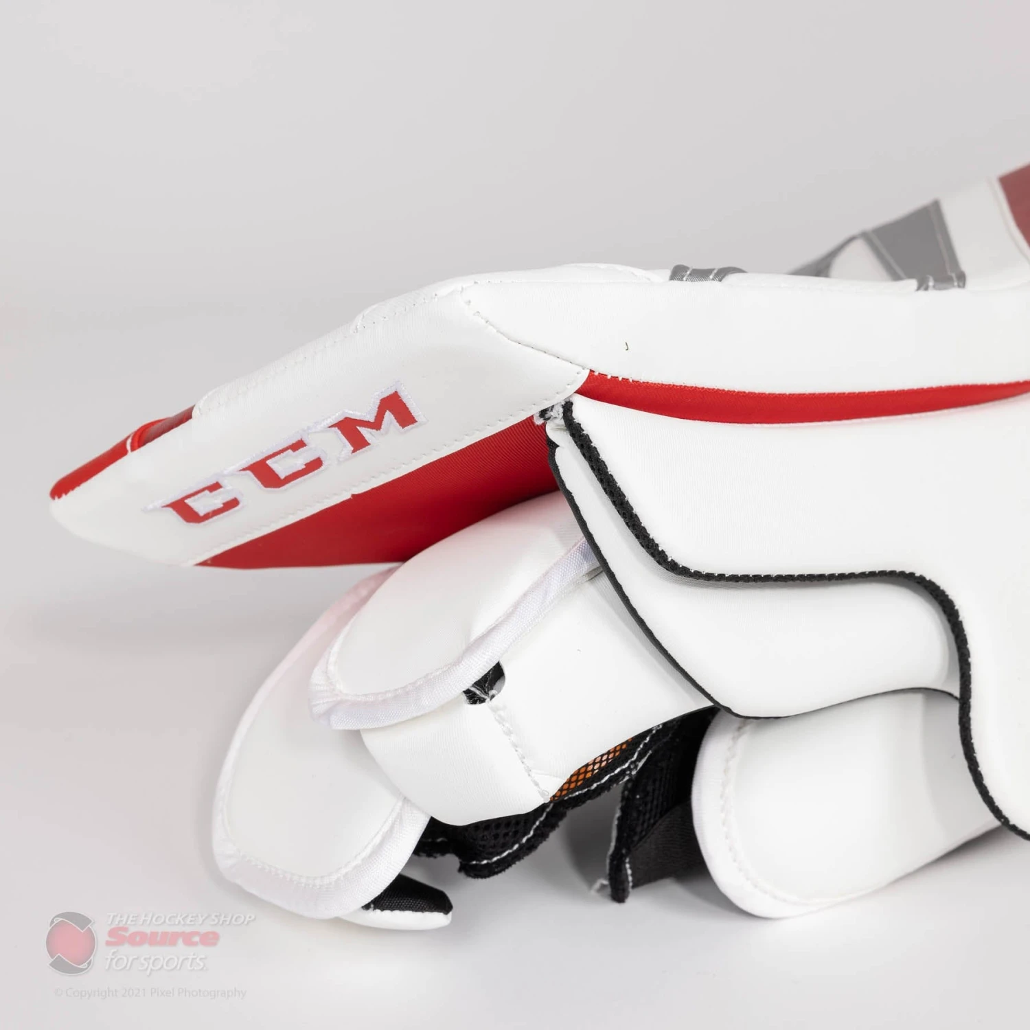 CCM Extreme Flex 5 Senior Goalie Blocker 7 CCM Extreme Flex 5 Senior Goalie Blocker - Image 5
