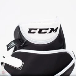 CCM Extreme Flex E4.9 Intermediate Goalie Catcher - Source Exclusive 24 CCM Extreme Flex E4.9 Intermediate Goalie Catcher - Source Exclusive -Outlet Hockey Store ccm catchers ccm extreme flex e4 9 intermediate goalie catcher source exclusive 5323903139906