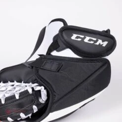 CCM Extreme Flex E5.5 Senior Goalie Catcher - Source Exclusive 22 CCM Extreme Flex E5.5 Senior Goalie Catcher - Source Exclusive -Outlet Hockey Store ccm catchers ccm extreme flex e5 5 senior goalie catcher source exclusive 28235123392578