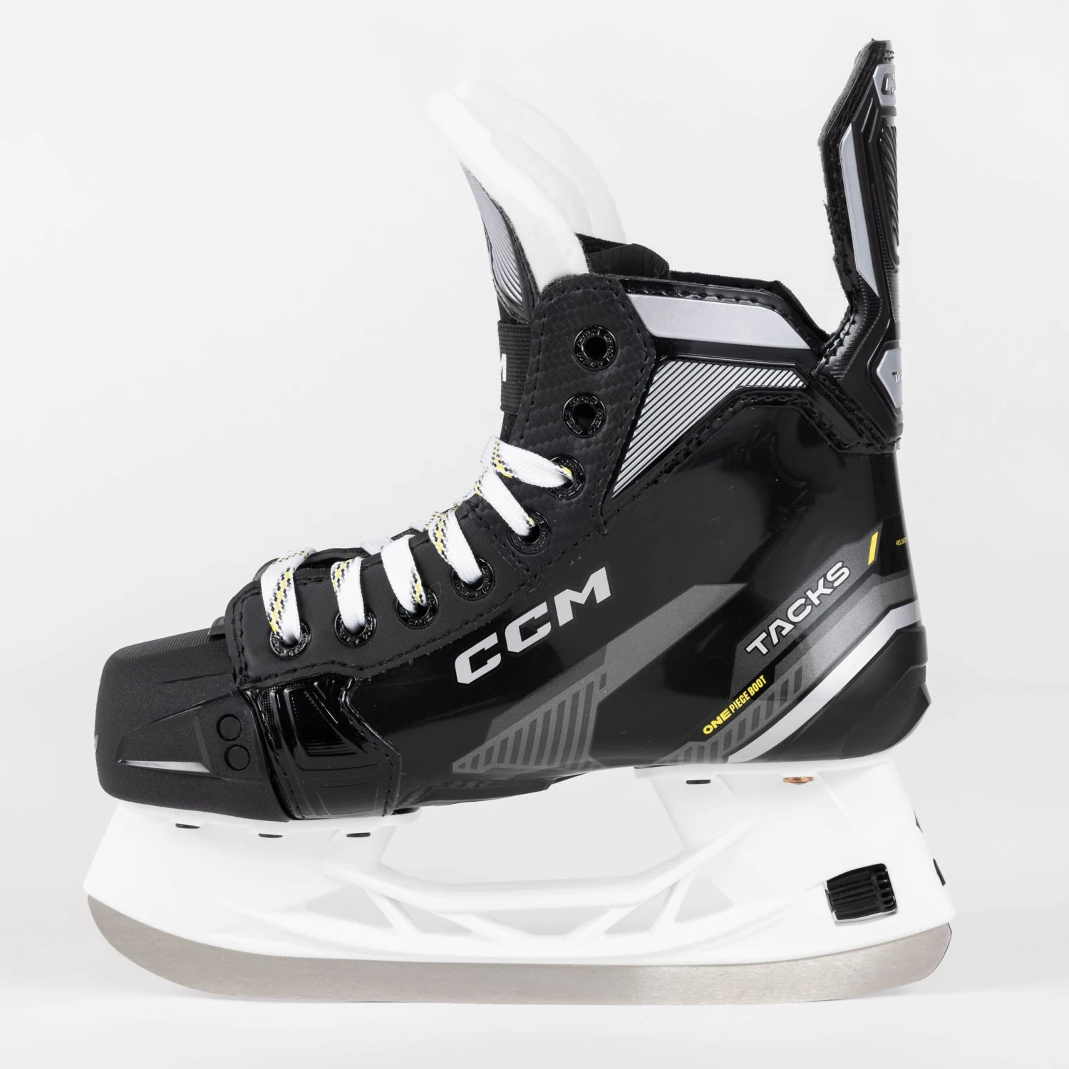 CCM Tacks AS580 Junior Hockey Skates 5 CCM Tacks AS580 Junior Hockey Skates - Image 3