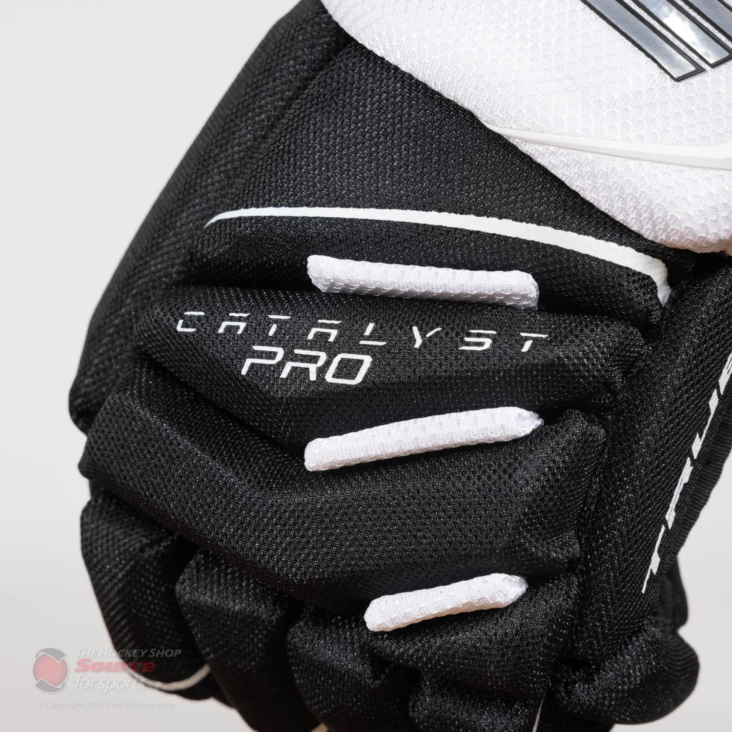 TRUE Catalyst Pro Senior Hockey Gloves 9 TRUE Catalyst Pro Senior Hockey Gloves - Image 7