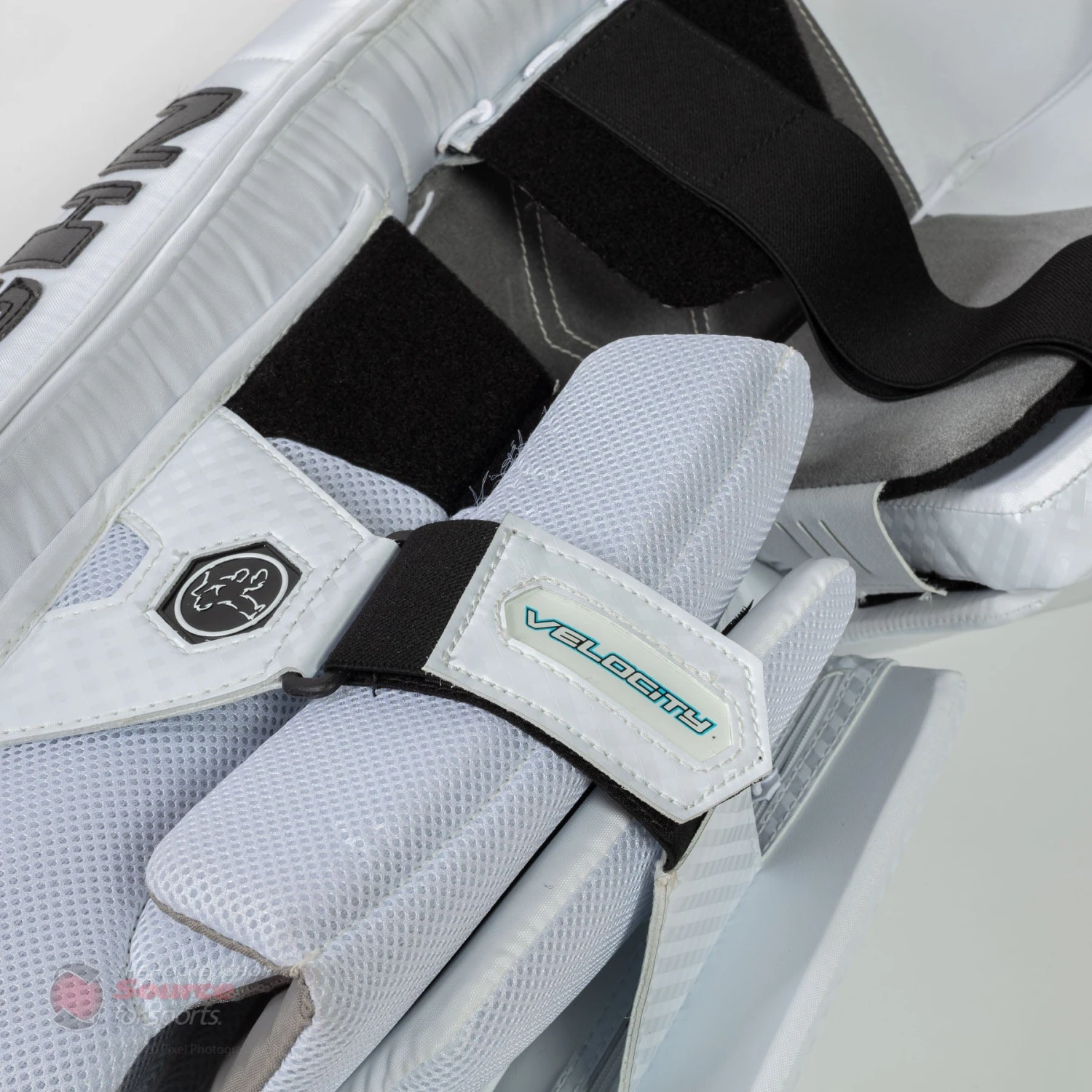 Vaughn Velocity V9 Pro Senior Goalie Leg Pads 10 Vaughn Velocity V9 Pro Senior Goalie Leg Pads - Image 8