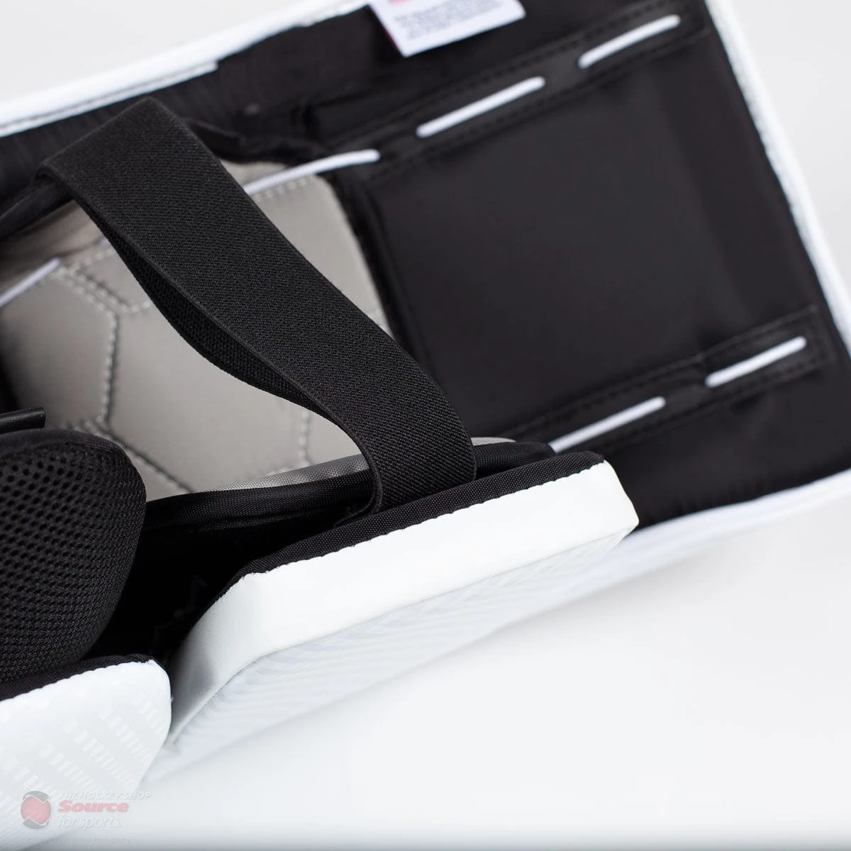 Vaughn Ventus SLR2 Youth Goalie Leg Pads 8 Vaughn Ventus SLR2 Youth Goalie Leg Pads - Image 6