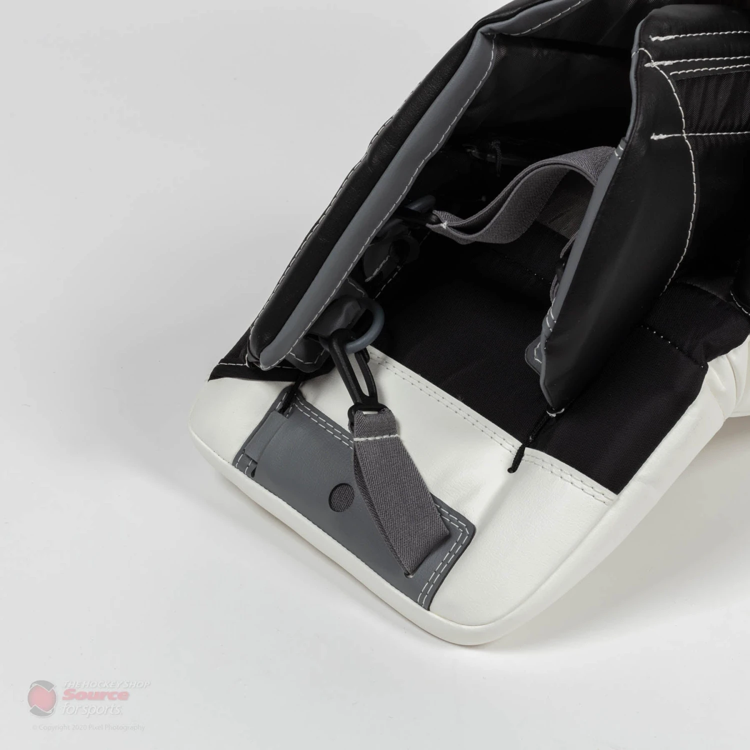 Warrior Ritual G5 Junior Goalie Leg Pads 15 Warrior Ritual G5 Junior Goalie Leg Pads - Image 13